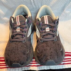 Brooks Adrenaline GTS 23 Charcoal Athletic Sneakers